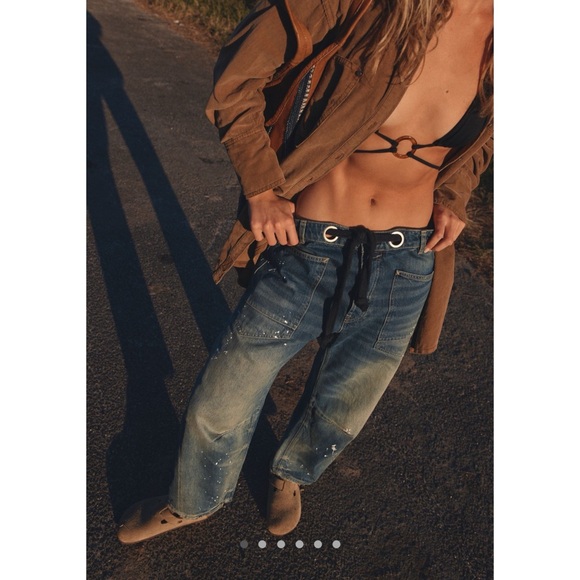 Like New We The Free - Free People - Moxie Pull On Barrel Jeans in Timeless Blue - Picture 9 of 9